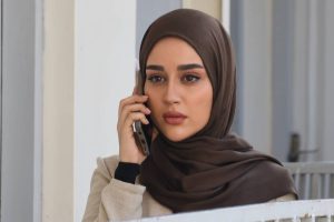 بازیگران سریال بی همگان را بشناسید! زمان پخش و خلاصه داستان