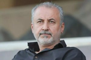 بیتوجهی به اعتراض هواداران؛ درویش در پرسپولیس میماند