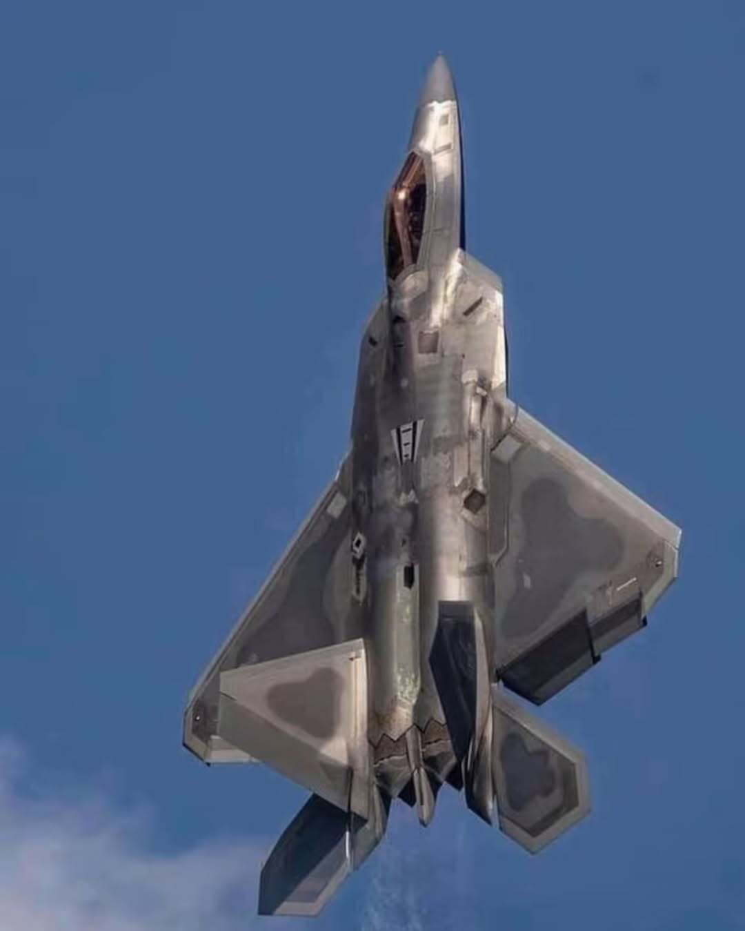 قدرت موتورهای F-22 رپتور؛ سرعت مافوق صوت و مانورپذیری بینظیر قدرت موتورهای F-22 رپتور؛ سرعت مافوق صوت و مانورپذیری بینظیر