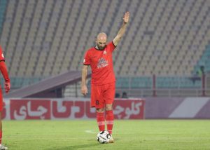 مصاحبه ستاره تراکتور کار دستش داد