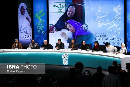 (تصاویر) جشنواره فجر در نیمه راه؛ نشستهای داغ و فیلمهای بحثبرانگیز در روز هفتم (تصاویر) جشنواره فجر در نیمه راه؛ نشستهای داغ و فیلمهای بحثبرانگیز در روز هفتم
