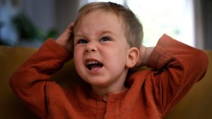 بهانهگیری کودک نشانه بیشفعالی است؟