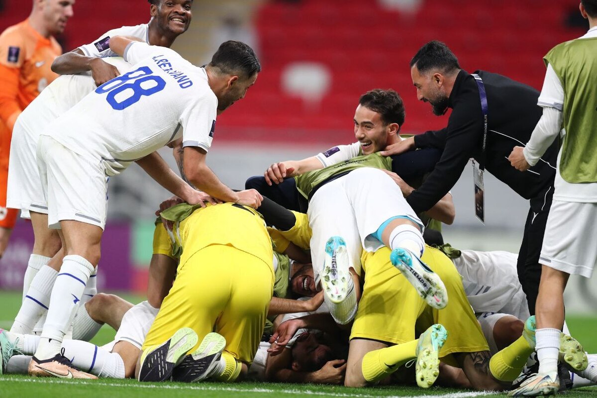 (عکس) تبریک یک پرسپولیسی به سرمربی استقلال پس از صعود