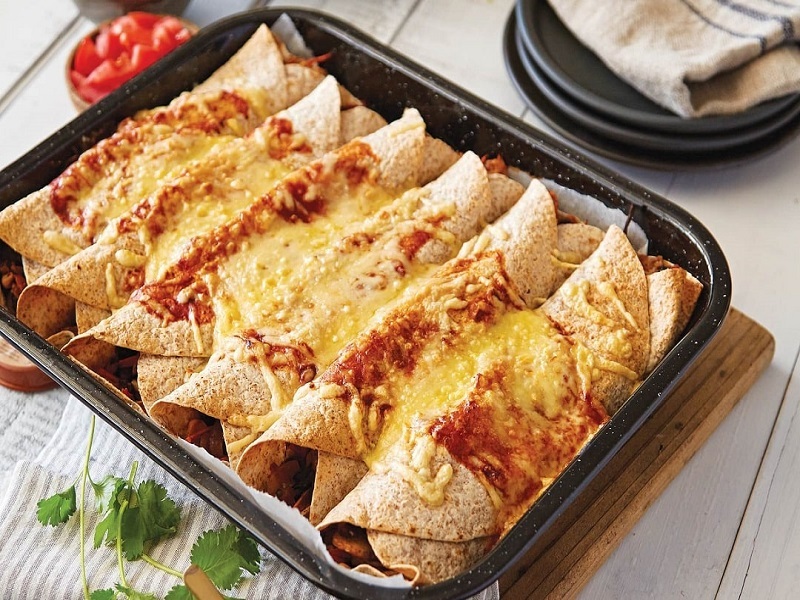 آنچیلادای مرغ؛ مرغ مکزیکی با طعمی خاص و ویژه آنچیلادای مرغ؛ مرغ مکزیکی با طعمی خاص و ویژه