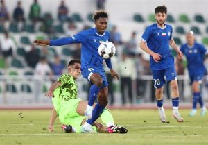 مهاجم استقلال عکس هایش را پاک کرد!