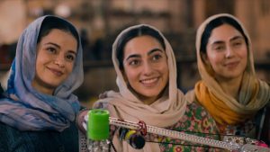 نقد فیلم «قانون شکنها»: داستان اولین تیم رباتیک زنان کشور افغانستان