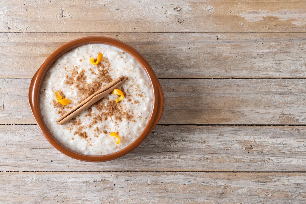 طرز تهیه فرنی سیب؛ فرنی خوشمزه برای افطار&nbsp;