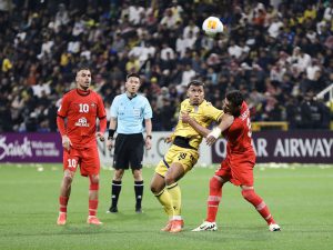 (عکس) پوسترهای توهین آمیز التعاون بعد از شکست تراکتور