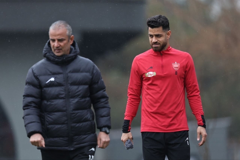 گزارشی از یک روز پرسپولیس با کارتال؛ مردی که هنوز تهران را ندیده! گزارشی از یک روز پرسپولیس با کارتال؛ مردی که هنوز تهران را ندیده!