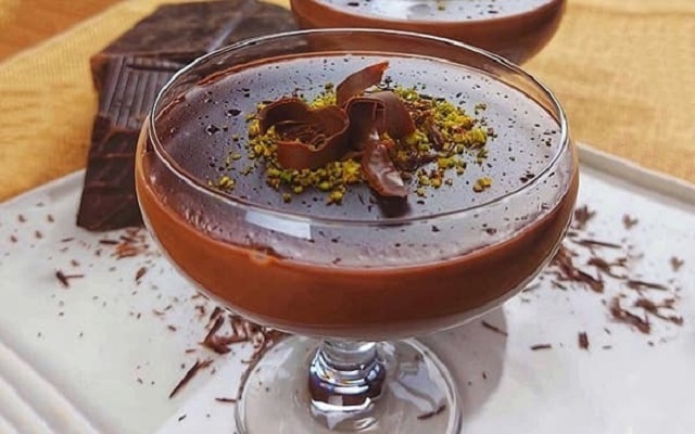 طرز تهیه فرنی شکلاتی؛ فرنی خوشمزه برای افطار طرز تهیه فرنی شکلاتی؛ فرنی خوشمزه برای افطار