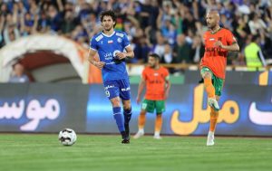 بدشگونی گلزنی به خیبر خرم‌آباد دامان کدام استقلالی‌ را می‌گیرد؟