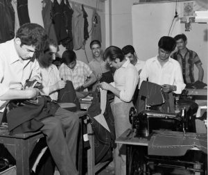 شب عید؛ ۸هزار خیاطی در تهران ۷میلیون قطعه سوزن مصرف میکنند!