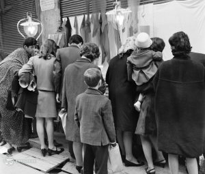 وقتی پارچه فروشهای تهران کیلویی درآمد داشتند! +عکس و جزئیات