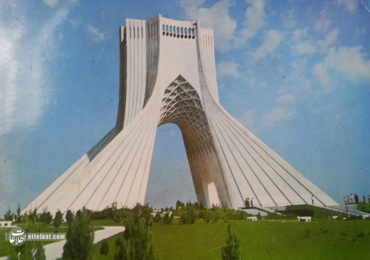 کارت پستال میدان آزادی
سفر به تهران ۵۰ سال پیش با ۱۵ کارت پستال نوروزی!