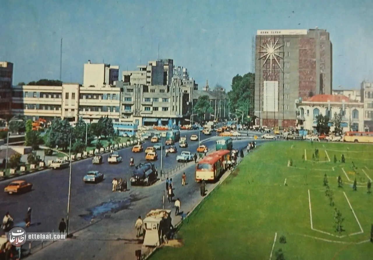 کارت پستال میدان توپخانه / میدان امام خمینی (ره)
سفر به تهران ۵۰ سال پیش با ۱۵ کارت پستال نوروزی!