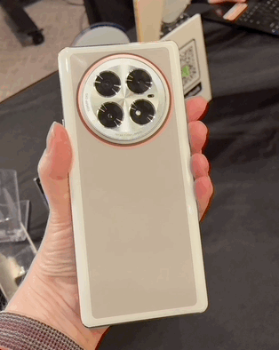 گوشی اینفینیکس با قابلیت تغییر رنگ گوشی اینفینیکس با قابلیت تغییر رنگ