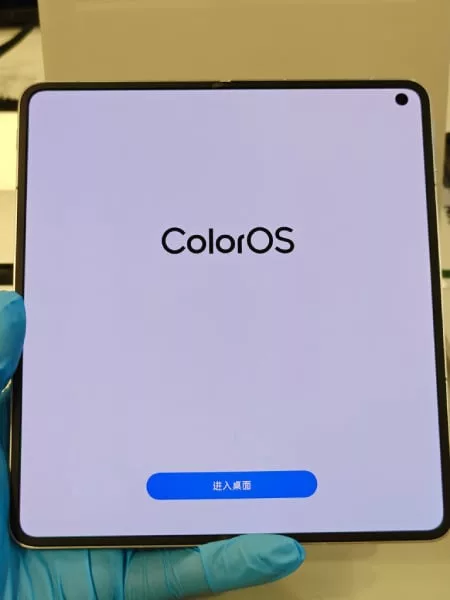 گوشی تاشوی اوپو فایند N5 در تصاویر جدید بدون چینخوردگی به نظر میرسد گوشی تاشوی اوپو فایند N5 در تصاویر جدید بدون چینخوردگی به نظر میرسد