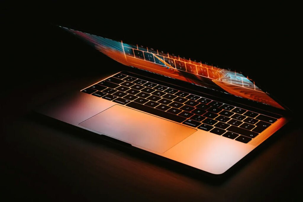 آیفون SE 4 تا هفته آینده معرفی میشود؛ مکبوک ایر M4 کمی دیرتر میآید آیفون SE 4 تا هفته آینده معرفی میشود؛ مکبوک ایر M4 کمی دیرتر میآید