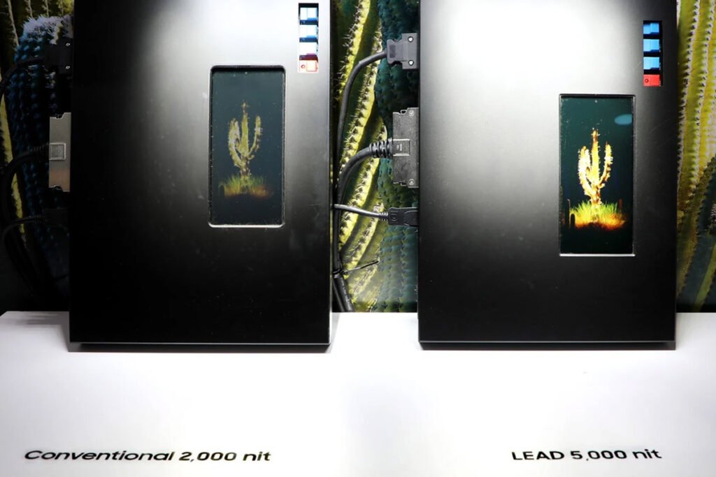 سامسونگ نمایشگر OLED موبایل با روشنایی خیره‌کننده 5000 نیت معرفی کرد