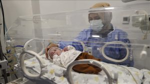 نوزاد ۳۸۰ گرمی در مرسین پس از ۱۵۵ روز مبارزه به زندگی بازگشت