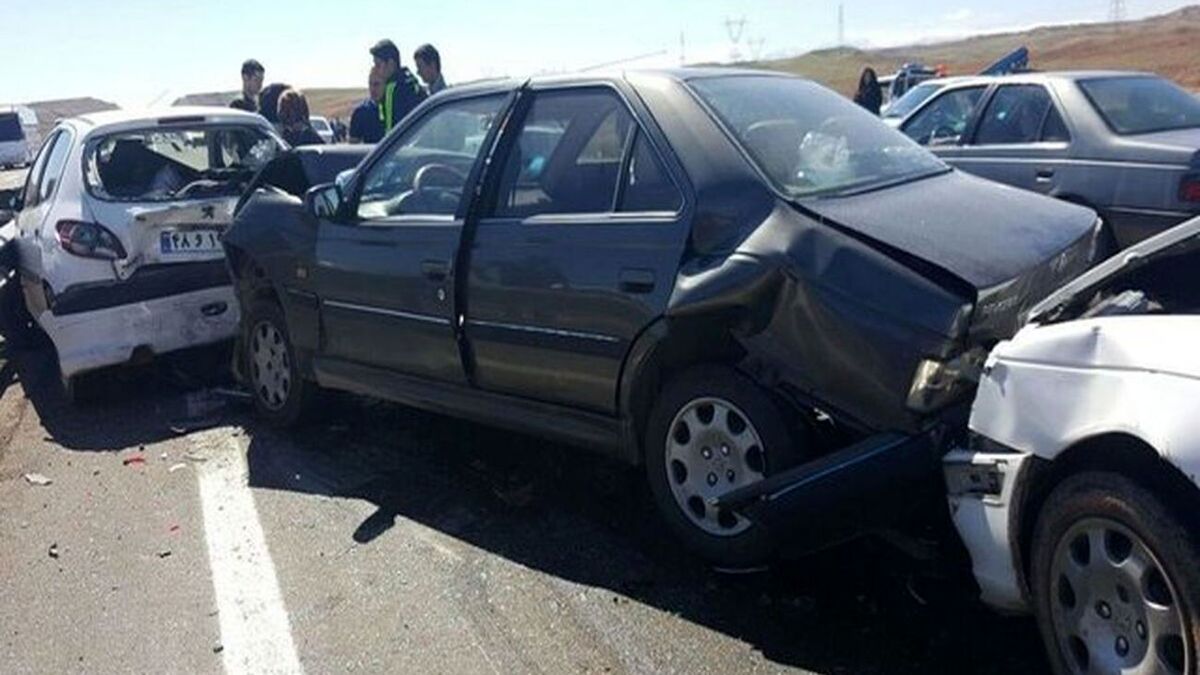 تصادف زنجیره‌ای در شهریار ٨ مصدوم برجای گذاشت