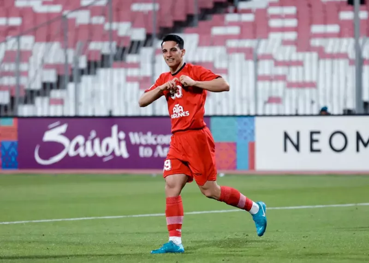 ستاره تراکتور با استقلال در مسیر آقای گلی!