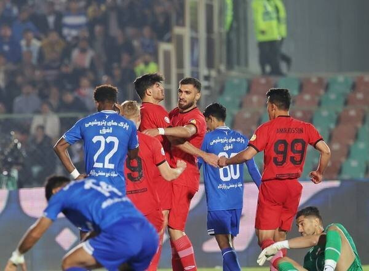 (عکس) خوشحالی پسر رئیس جمهور از برد تراکتور