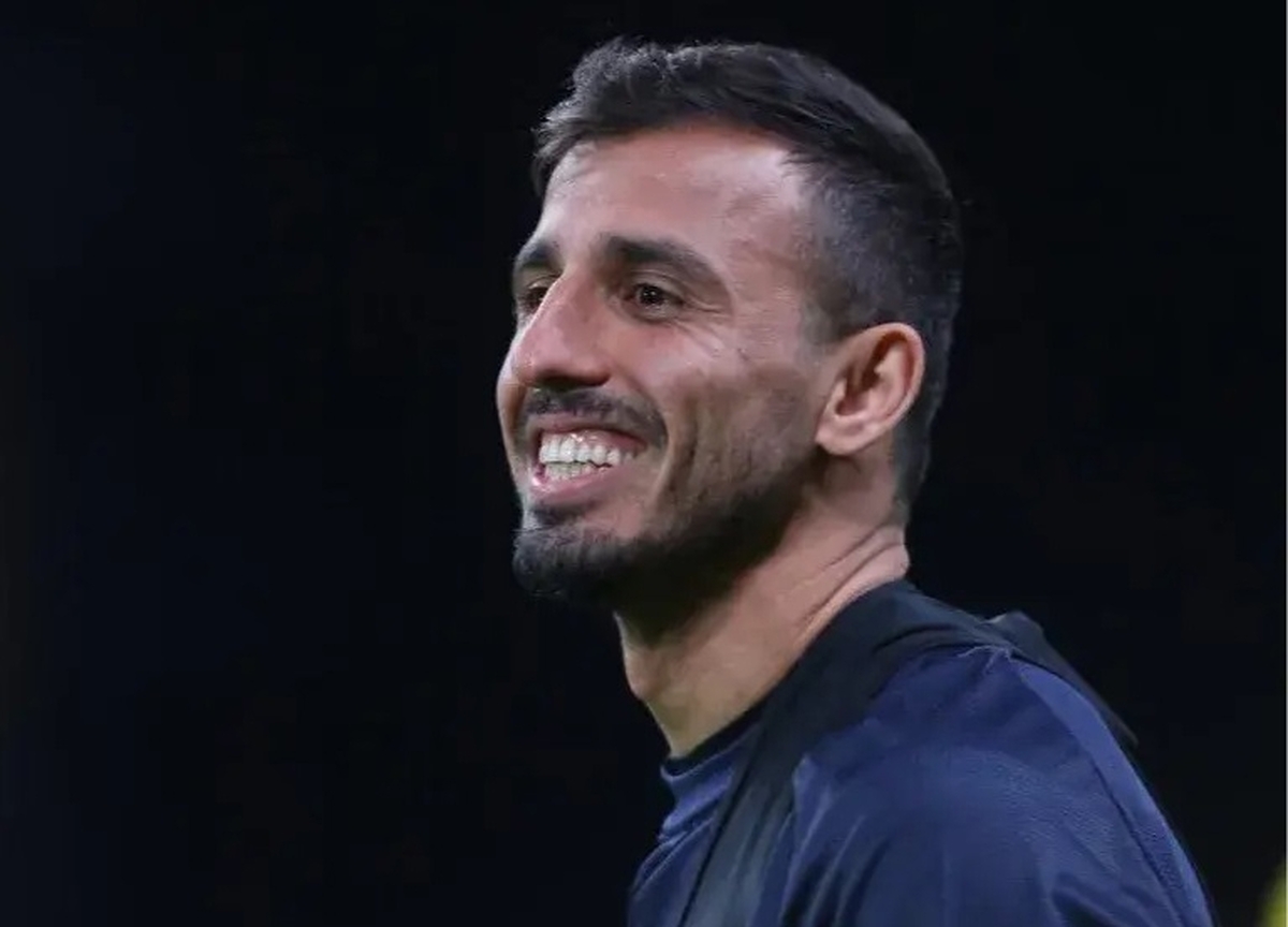 انتقال هافبک مغضوب پرسپولیس از سکو به نیمکت!