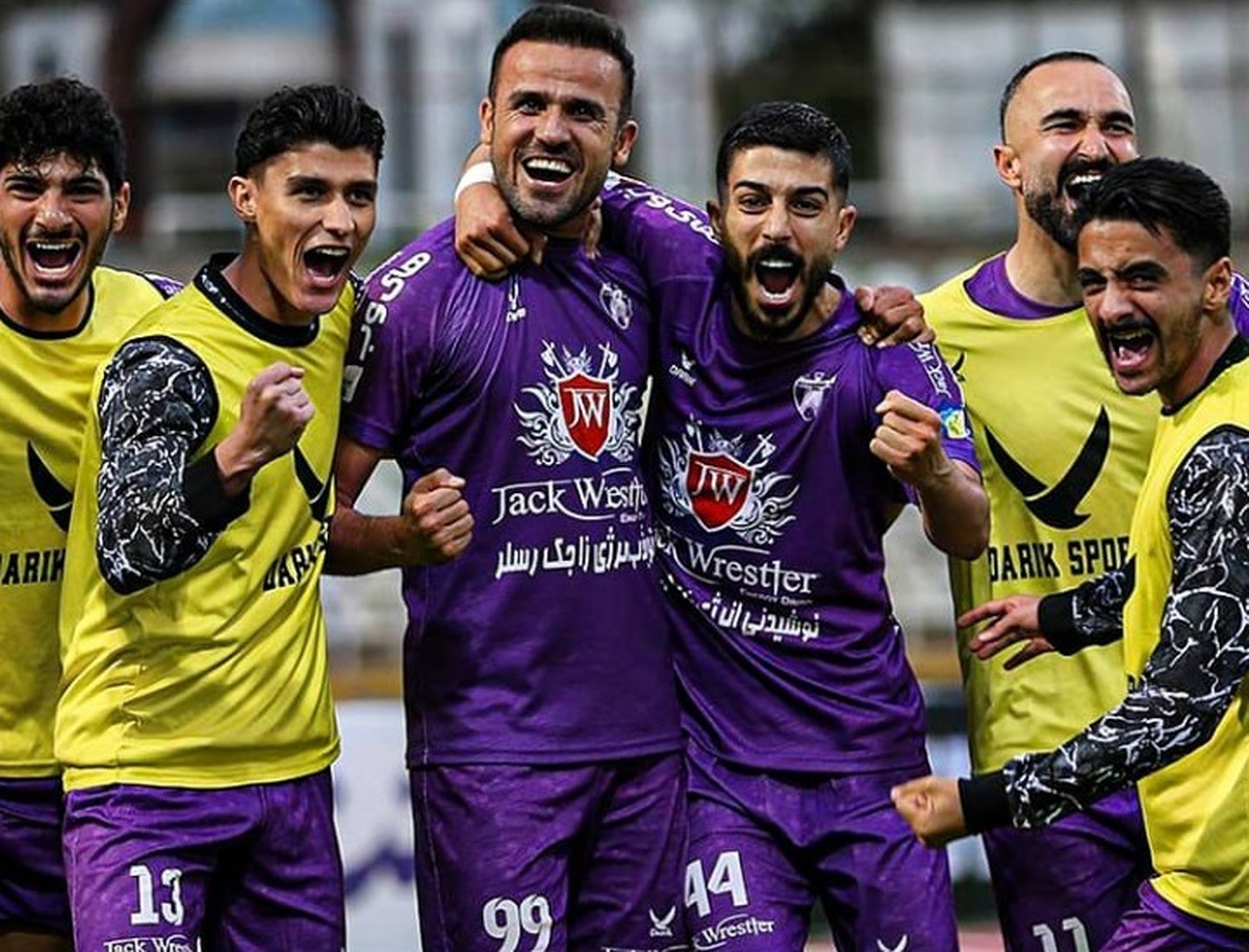 باخت ۲-۰ ملوان مقابل هوادار؛ برای بقا با چنگ و دندان