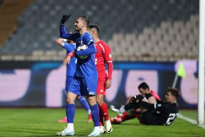 ضعف مهاجم استقلال صدای هم‌تیمی‌های خود را هم درآورد