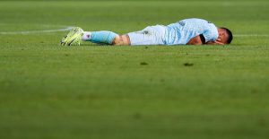 نمایش صحنه‌های کوچه بازاری در فوتبال ایران