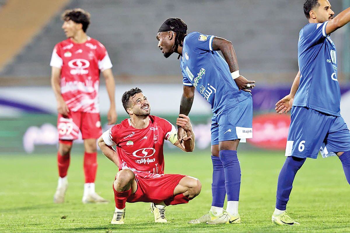 چرا قهرمانی حق پرسپولیس نبود؟