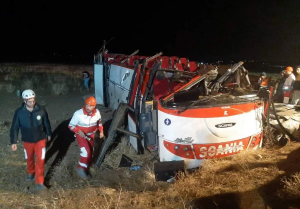 جزییات واژگونی ماشین حامل دانشآموزان نخبه