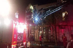 آتش سوزی در میدان امام حسین تهران؛ ۱۹ نفر نجات یافتند