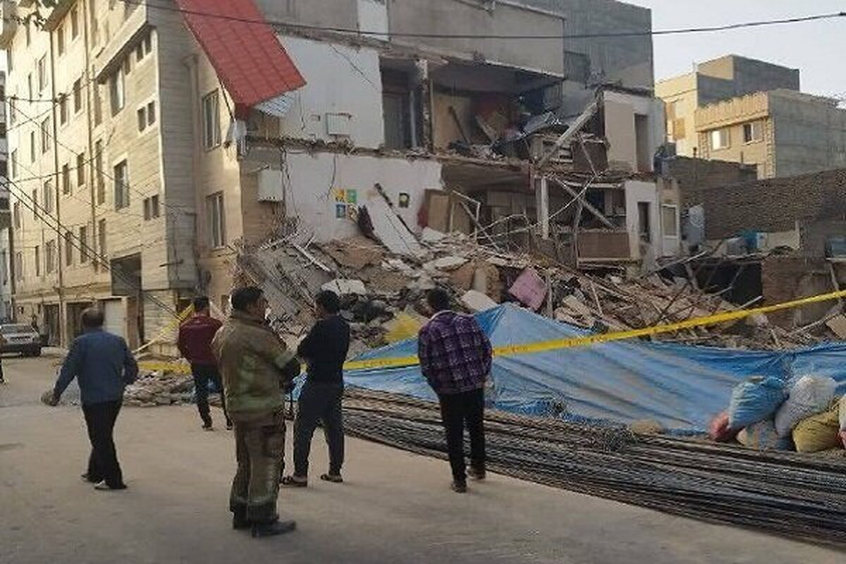 ریزش یک ساختمان ۳ طبقه در تهران؛ علت چه بود؟