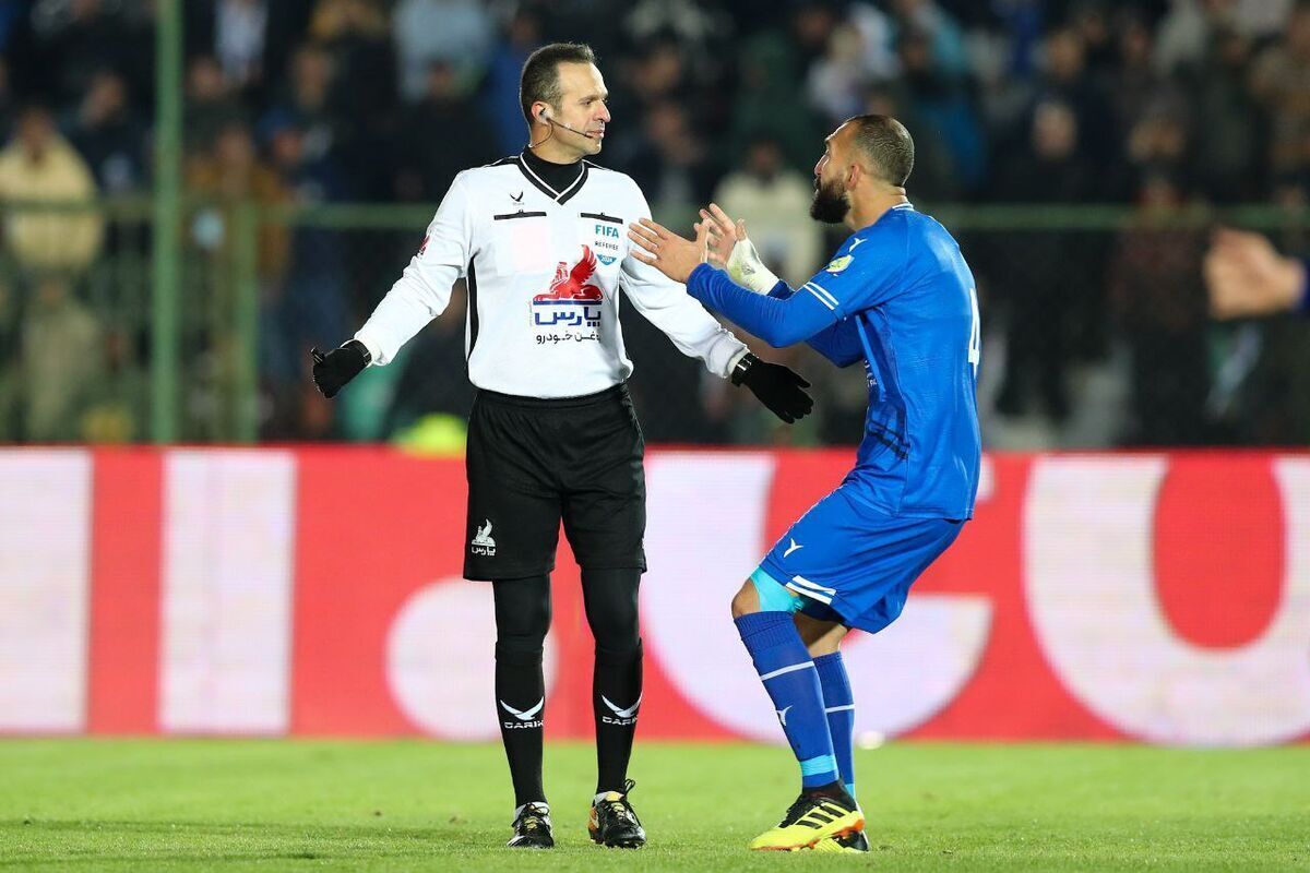 اعتراض استقلال به کمیته داوران: این داور را نمی‌خواهیم!