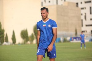 تصاویر؛ گریه‌های بی امان ستاره استقلال در مراسم ختم