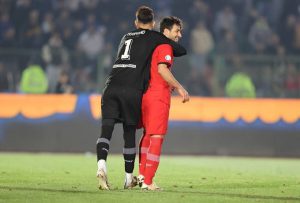 آقایان بیرانوند و عزیزی منتظر مصاحبه شما در مورد شجاع هستیم!