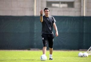 تصاویر؛ نکونام همچنان به یاد ستاره استقلال