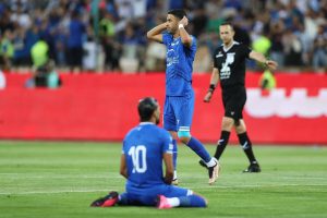 اعتراض استقلالیها با کمک فغانی