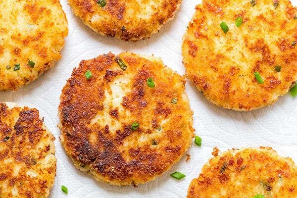 طرز تهیه کوکو سوسیس؛ شام فوری و خوشمزه