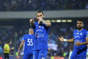 هجوم استقلال با تمام قدرت به دروازه گلگهر