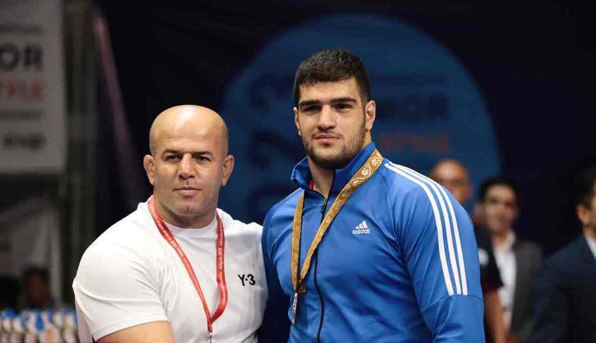 فردین معصومی و فرزندش به برنامه «جناب خان» می‌روند