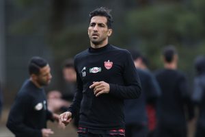 پرسپولیس با پوستری سینمایی و هجومی به استقبال سپاهان رفت