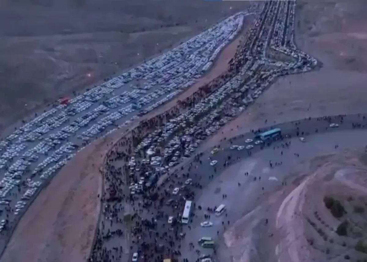 مسیر خروج بازیکنان تراکتور و ملوان مسدود شد