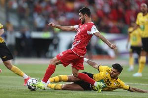 سقوط مدرسۀ پیرمردها در پرسپولیس