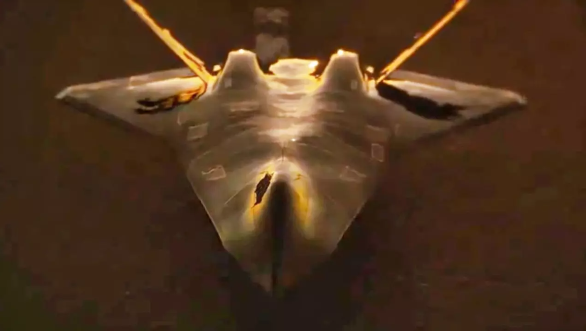 نخستین تصویر جنگنده نسل ششم F-۴۷ NGAD​ آمریکا منتشر شد