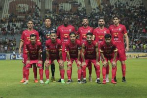 صفآرایی فولاد با تراکتوریهای پر انگیزه مقابل تراکتور!