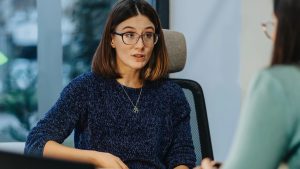 فوت و فن روانشناسی؛ ۱۱ عبارتی که افراد بسیار باهوش را آزار می‌دهد!