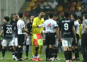 جنجال، حاشیه و قهر ۲۴ دقیقهای در بازی فولاد-تراکتور